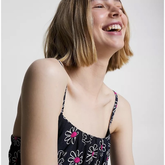 TOMMY JEANS
TOMMY X KEITH HARING FLOWER SLIP DRESS - Picture 4 of 5